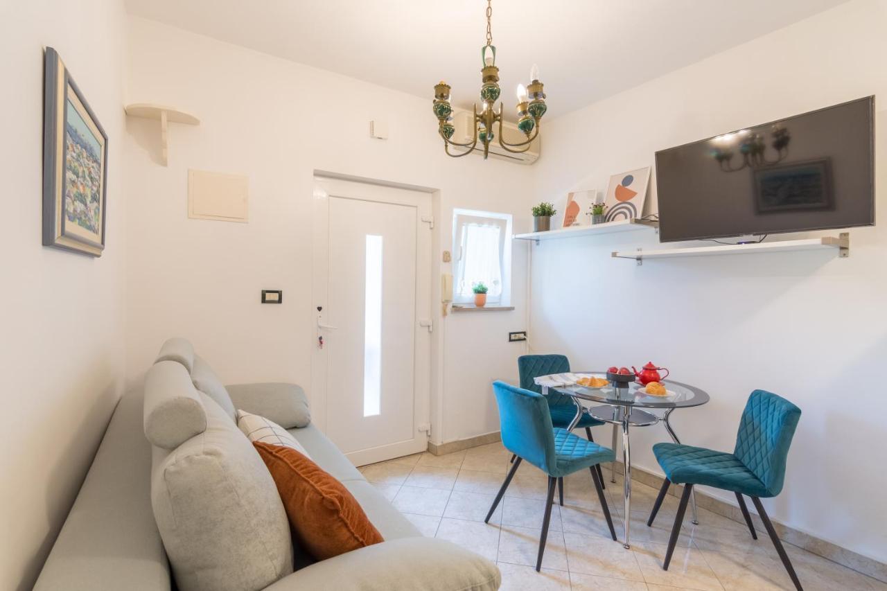 Secret Garden Apartment Porec Exterior photo