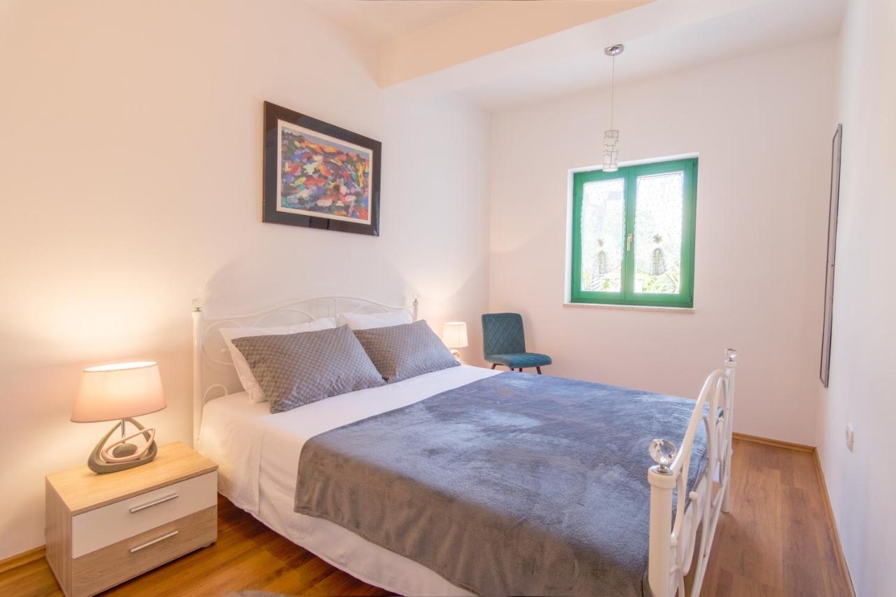 Secret Garden Apartment Porec Exterior photo